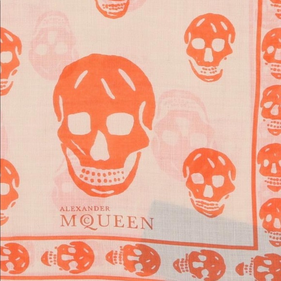 Alexander McQueen classic skull silk scarf - Picture 2 of 5